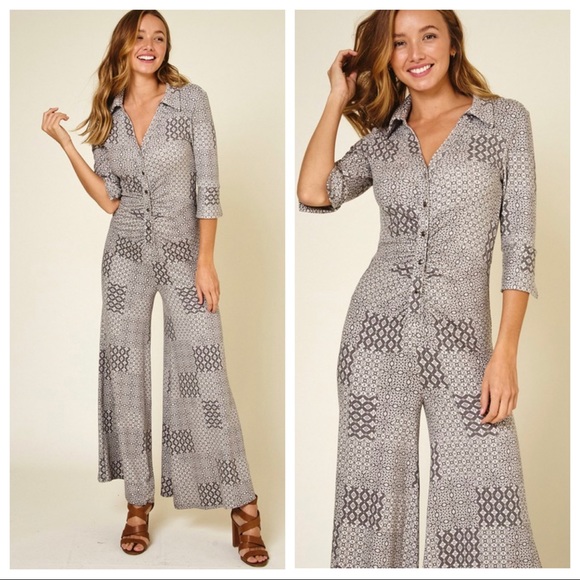 #31 Chic Wide Leg 3/4 Sleeves Printed Romper - Picture 3 of 3